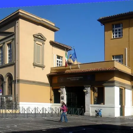 Simon House